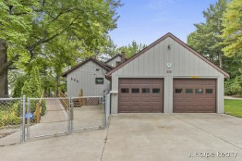 535 Seminole Road Norton Shores, MI 49444