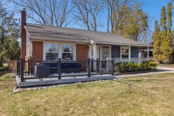 1621 Saunders Crescent Ann Arbor, MI 48103