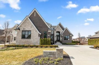 8376 Pier Point Court South Lyon, MI 48178