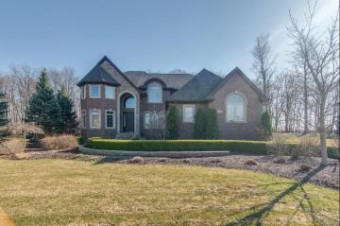 52581 Trailwood Drive South Lyon, MI 48178