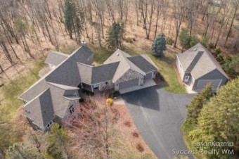 2260 Sprucewood Court Belmont, MI 49306