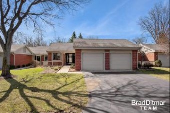 1315 Suncrest Drive Ne Grand Rapids, MI 49525