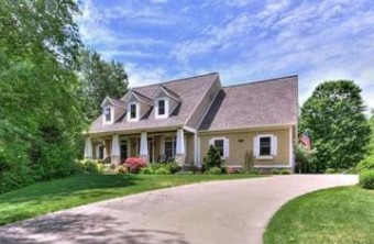 202 Independence Court Norton Shores, MI 49444