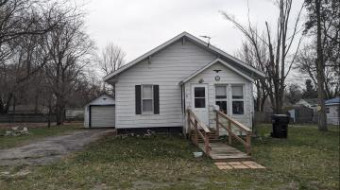 109 Bangor Street Bangor, MI 49013