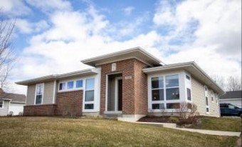 3310 Hamlet Circle East Lansing, MI 48823