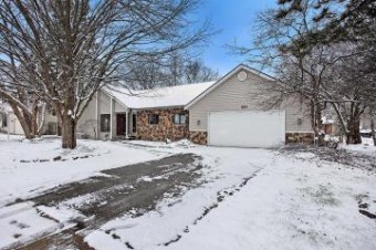 1663 Oakvale Drive Sw Wyoming, MI 49519