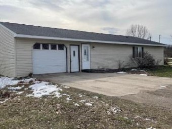 2428 Troys Drive Ionia, MI 48846