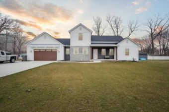 21536 Fieldview Drive Edwardsburg, MI 49112