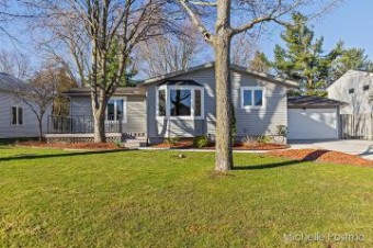 6917 Weller Avenue Ne Rockford, MI 49341