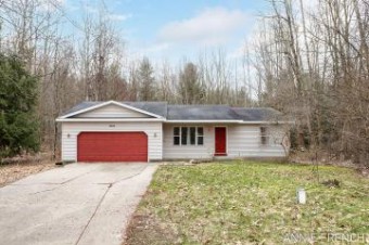 5832 Ell Court Fennville, MI 49408