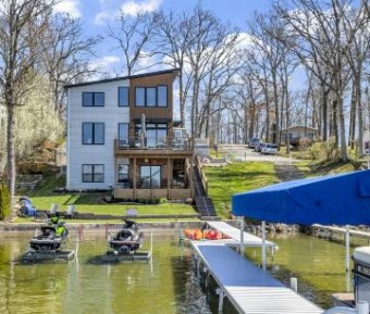 5004 Glenwood Manitou Beach, MI 49253