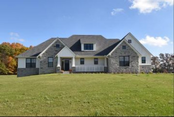 2563 Blue Bird Lane Highland, MI 48357