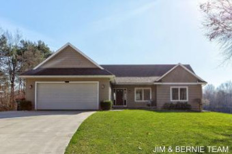 9760 Jade Drive Allendale, MI 49401