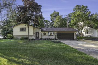 3849 Maple Lane Berrien Springs, MI 49103