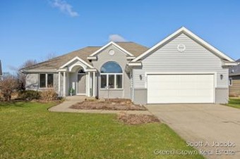 6991 Camelback Drive Ne Rockford, MI 49341