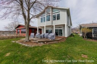 2230 Parker Drive Wayland, MI 49348