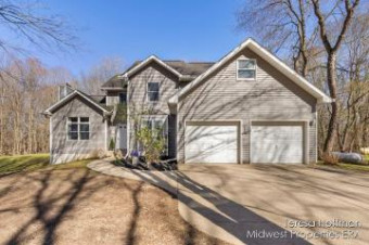 5099 Scotch Mist Drive Saranac, MI 48881