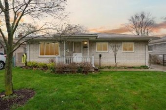 17156 Norborne Redford, MI 48240