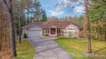 5119 Streamside Court Rockford, MI 49341