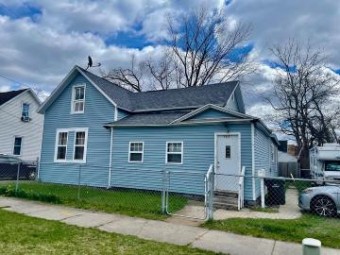 563 Allen Avenue Muskegon, MI 49442