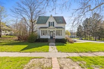 516 S Clay Street Greenville, MI 48838