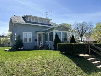 104 Burr Oak Street Ne Grand Rapids, MI 49505