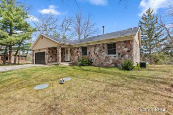 8914 Pear Avenue Newaygo, MI 49337