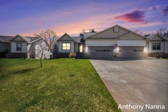 961 S Sandalwood Circle Norton Shores, MI 49441