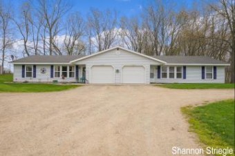 10437 Sunshine Drive Delton, MI 49046