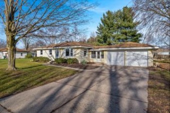 1215 Maplewood Drive Jenison, MI 49428