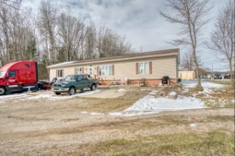 1325 190th Avenue Morley, MI 49336