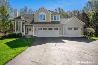 1350 Spinnaker Court Holland, MI 49424