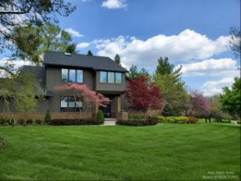 5661 Tanglewood Drive Ann Arbor, MI 48105