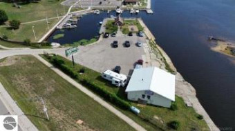 103 W Lakeshore Drive Manistique, MI 49854