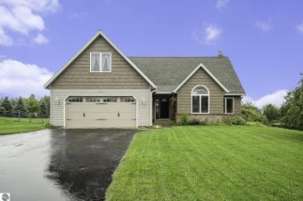 6112 London Drive Traverse City, MI 49685