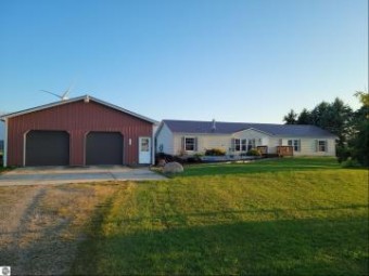 4306 E Pierce Road Ithaca, MI 48847