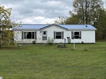 4132 Long Road Thompsonville, MI 49683