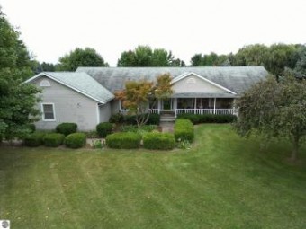 1626 E Walton Shepherd, MI 48883