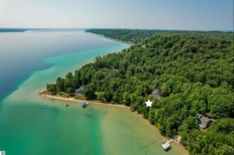 3455 Nw Torch Lake Drive Kewadin, MI 49648