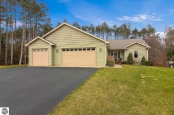 9710 King Fisher Trail Traverse City, MI 49685