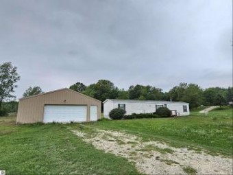 3385 Clyde Drive Mesick, MI 49668