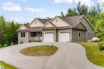 7555/7631 E Alpers Road Lake Leelanau, MI 49653