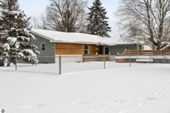 6092 Riverview Road Mesick, MI 49668