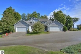 855 N Bay Cliff Drive 6 Suttons Bay, MI 49682