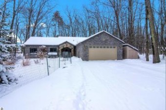 6885 Deadstream Road Honor, MI 49640