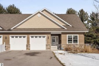 2198 Chelsea Lane Traverse City, MI 49685