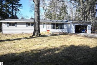 2473 West Drive Tawas City, MI 48763