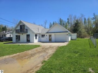 4411 Birch Street Lake, MI 48632