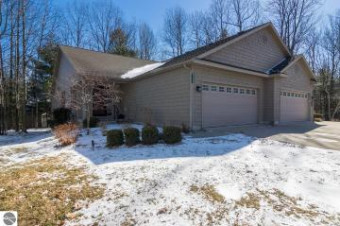 3134 Aspen Bluff Traverse City, MI 49686