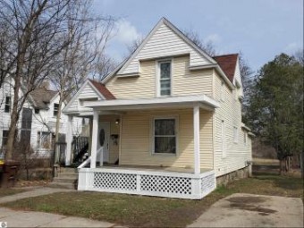 224 Woodworth Avenue Alma, MI 48801